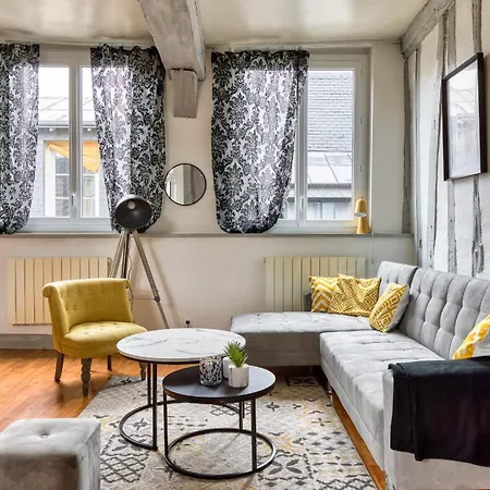 Le Auguste Duplex Avec Terrasse 公寓
